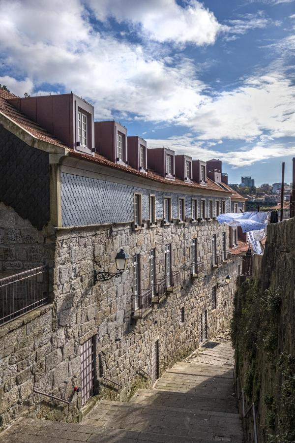 Timbre Virtudes 호텔 포르투 외부 사진 The facade of the barracks