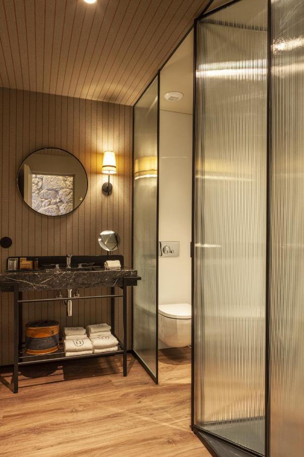 Timbre Virtudes 호텔 포르투 외부 사진 A bathroom at The Standard East Village